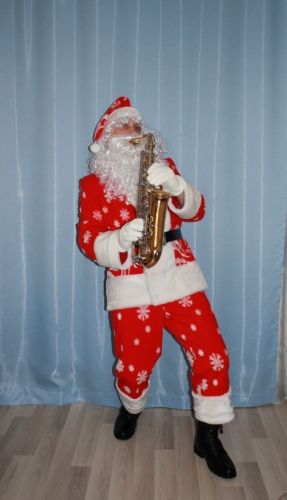 оригинальное поздравление на новый год санта клаус с саксофоном